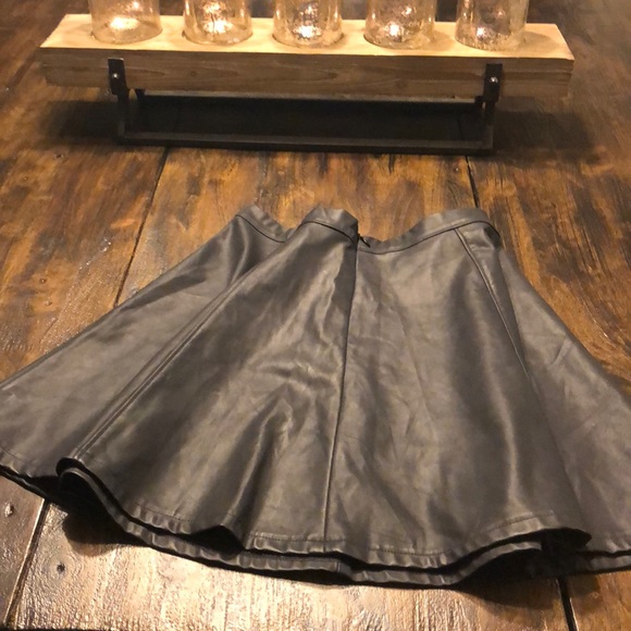 Lily White ‘Leather’ Skirt - L - Picture 3 of 5